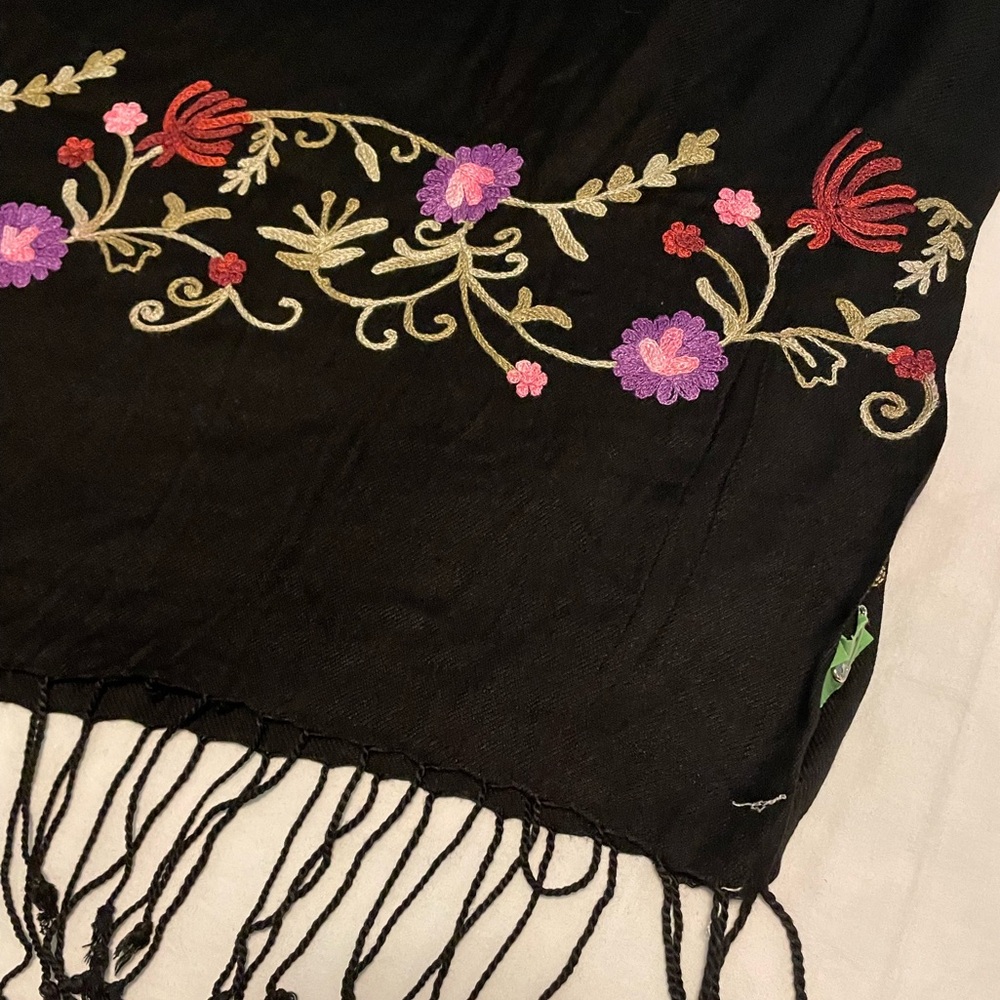 🧣 Large Black Wrap w/ Floral Embroidery and Fringe. Green, Purple, Pink & Red.